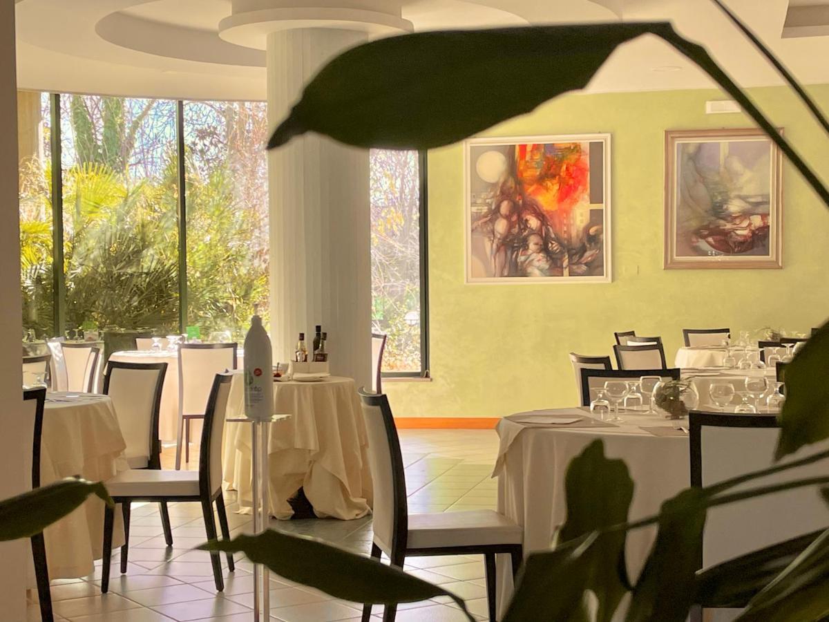 Hotel Santacroce Meeting Sulmona Dış mekan fotoğraf