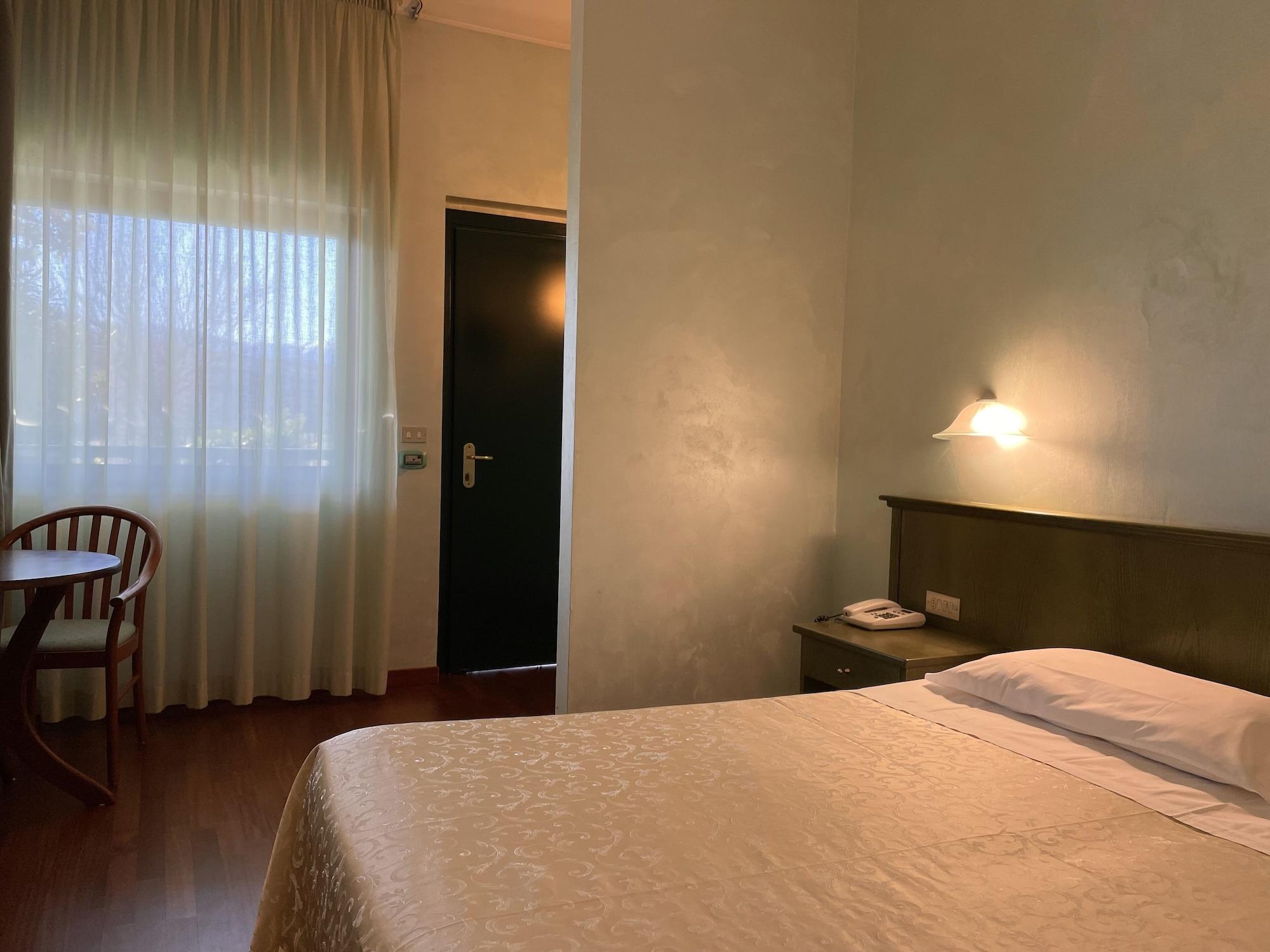 Hotel Santacroce Meeting Sulmona Dış mekan fotoğraf